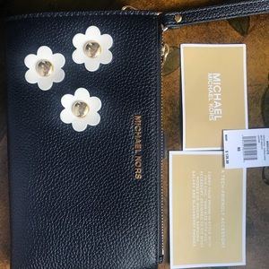 Michael Kors Tech wallet & wristlet
